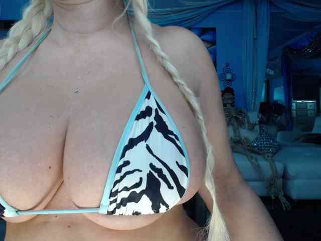 adrianna_fox