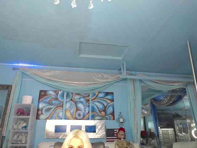 adrianna_fox