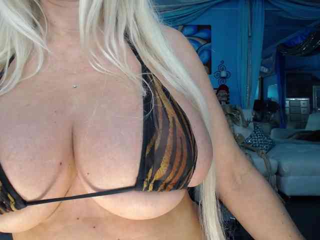 adrianna_fox webcam