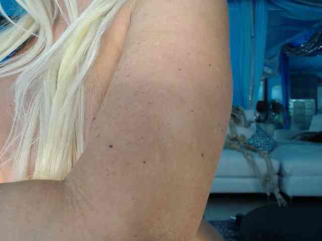 adrianna_fox webcam