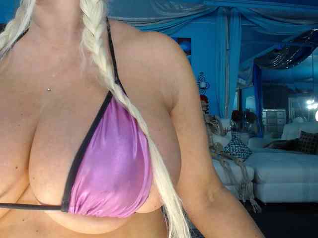 adrianna_fox webcam