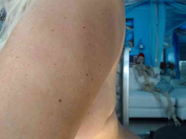 adrianna_fox webcam