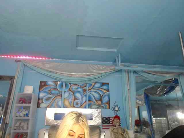 adrianna_fox webcam