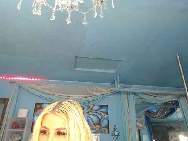 adrianna_fox webcam