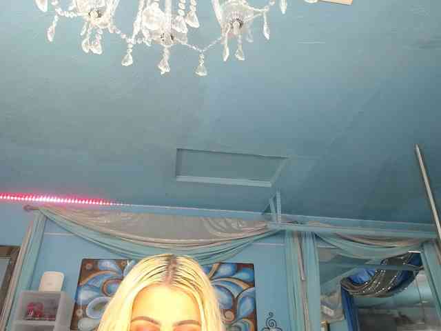adrianna_fox webcam