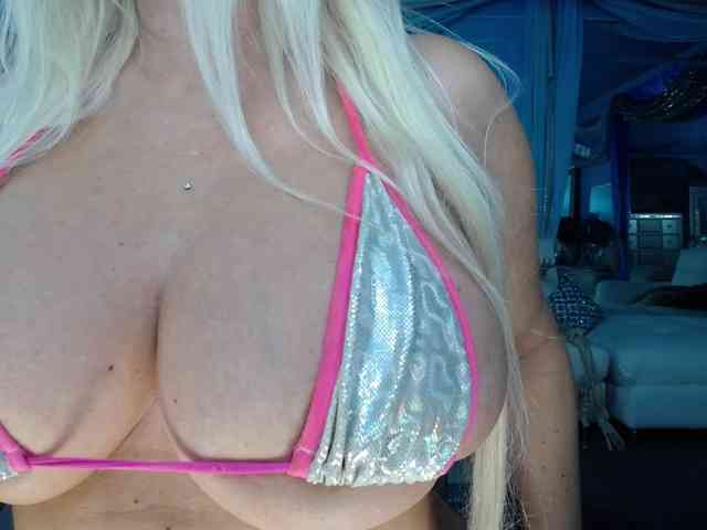 adrianna_fox adrianna_fox