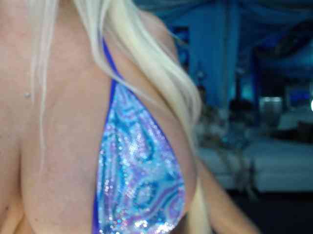 adrianna_fox