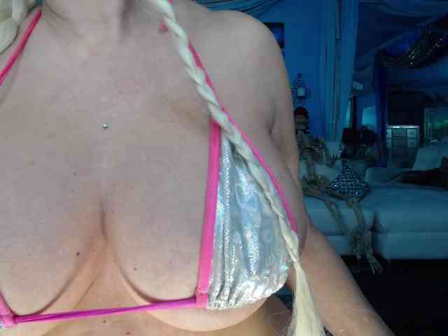 adrianna_fox