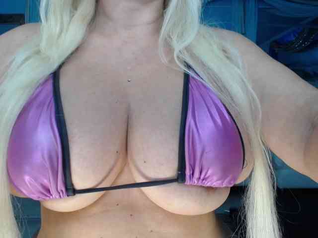 adrianna_fox webcam
