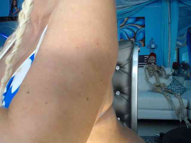 adrianna_fox