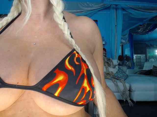 adrianna_fox webcam