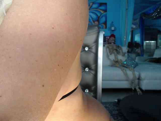 adrianna_fox webcam