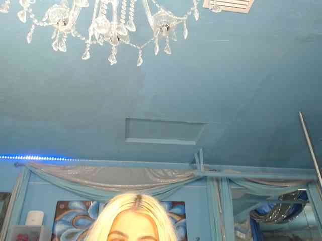 adrianna_fox webcam