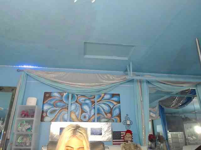 adrianna_fox webcam