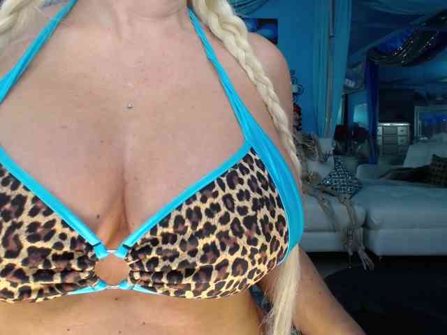 adrianna_fox