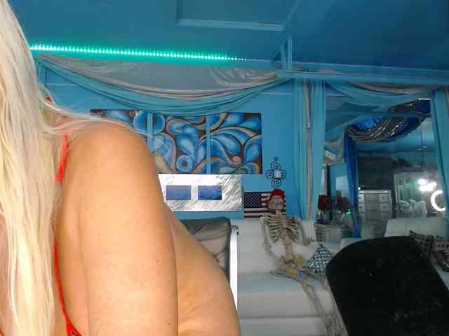 adrianna_fox webcam