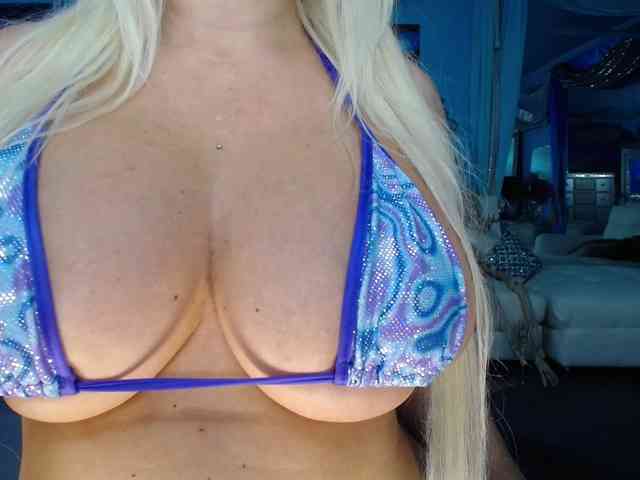 adrianna_fox webcam
