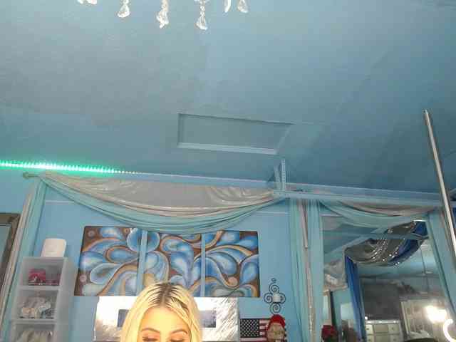 adrianna_fox webcam