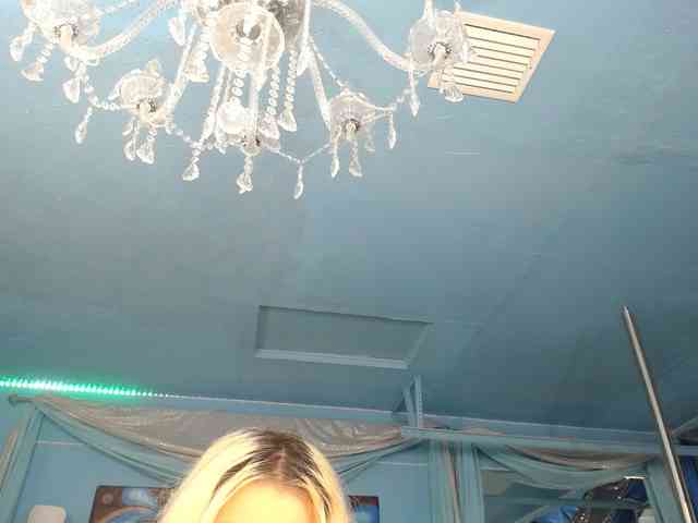 adrianna_fox webcam