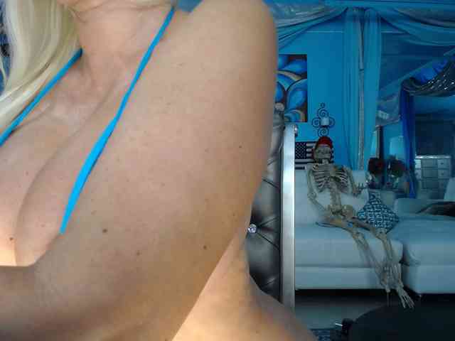 adrianna_fox webcam