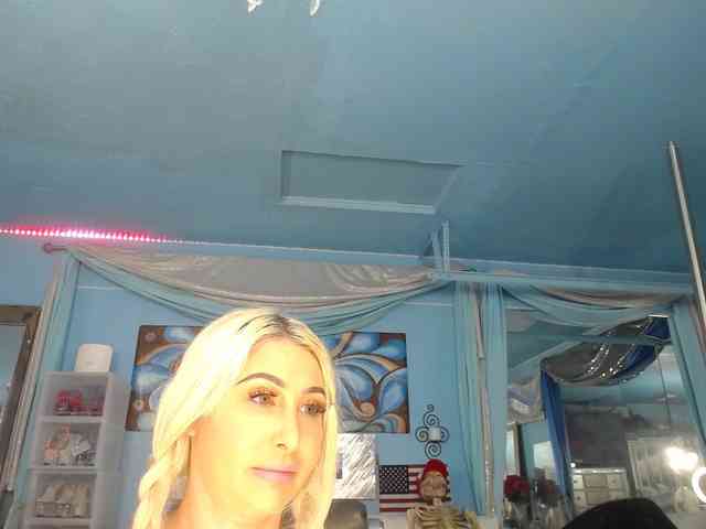 adrianna_fox webcam