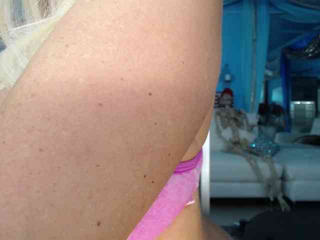 adrianna_fox webcam