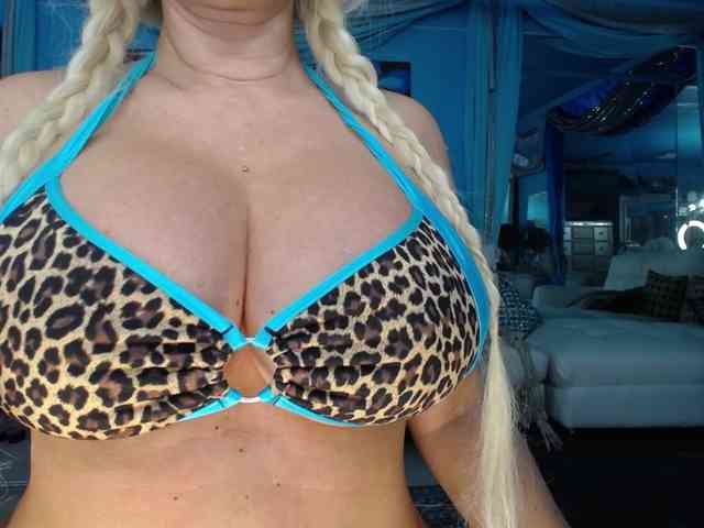 adrianna_fox adrianna_fox