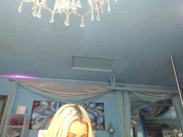adrianna_fox webcam