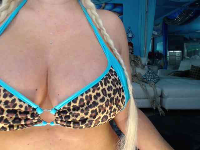 adrianna_fox adrianna_fox
