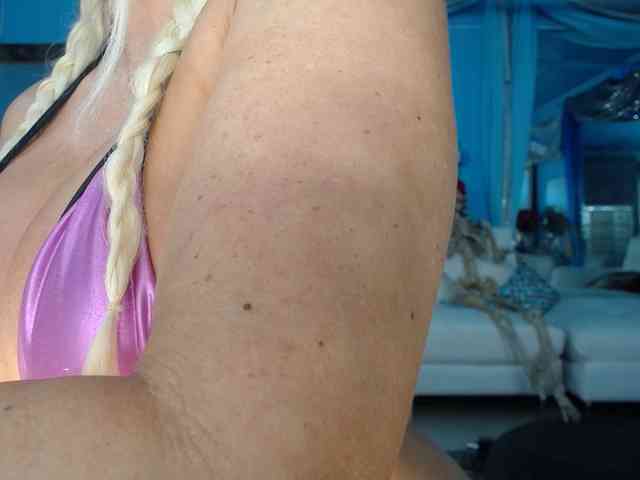 adrianna_fox webcam