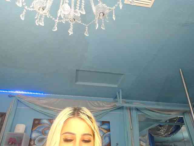 adrianna_fox webcam