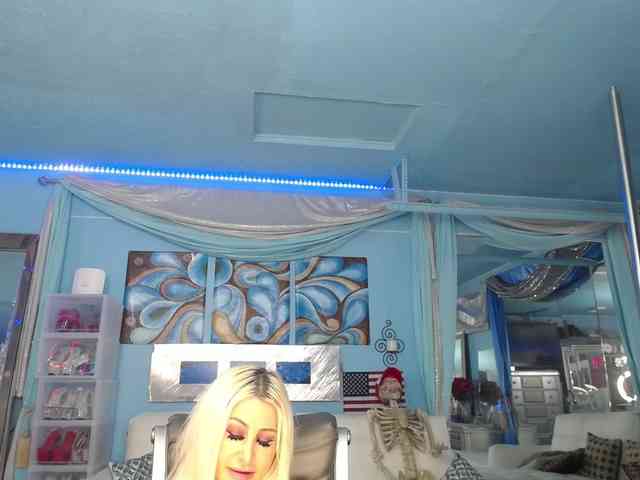 adrianna_fox webcam