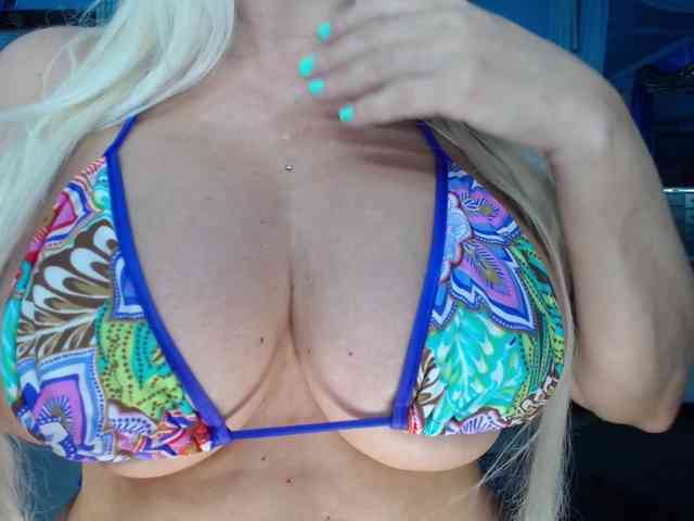 adrianna_fox webcam