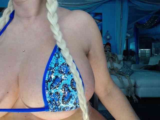 adrianna_fox