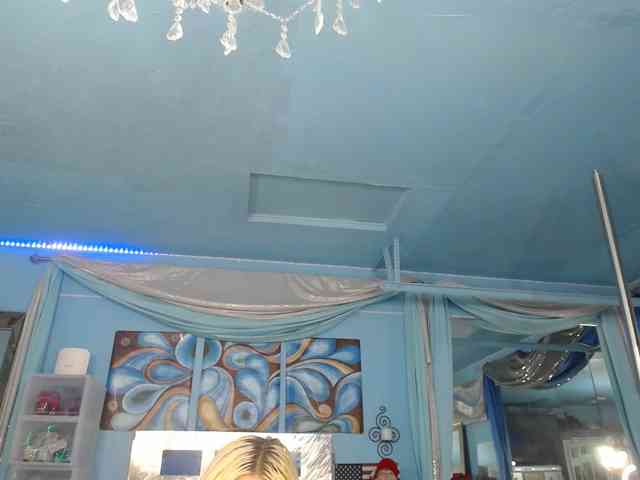 adrianna_fox webcam
