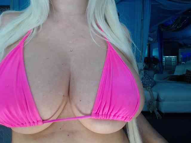 adrianna_fox webcam