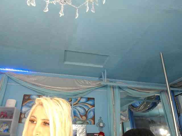 adrianna_fox webcam