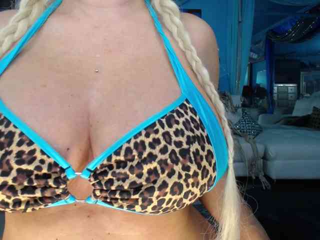 adrianna_fox