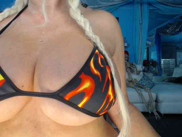 adrianna_fox