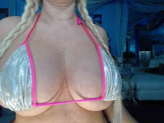 adrianna_fox