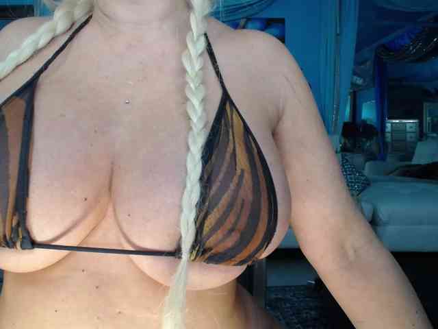 adrianna_fox webcam