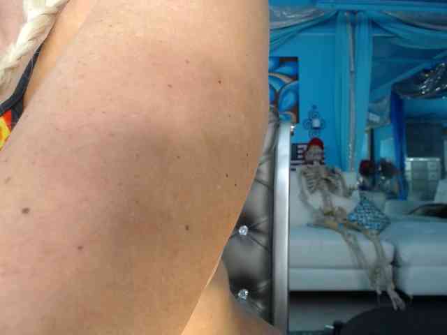 adrianna_fox webcam