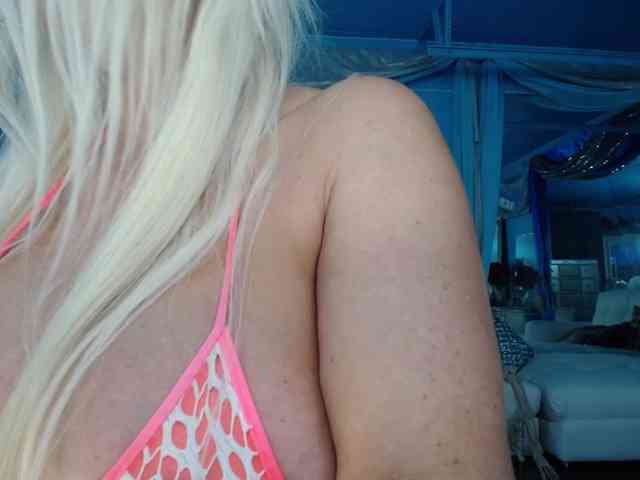 adrianna_fox webcam