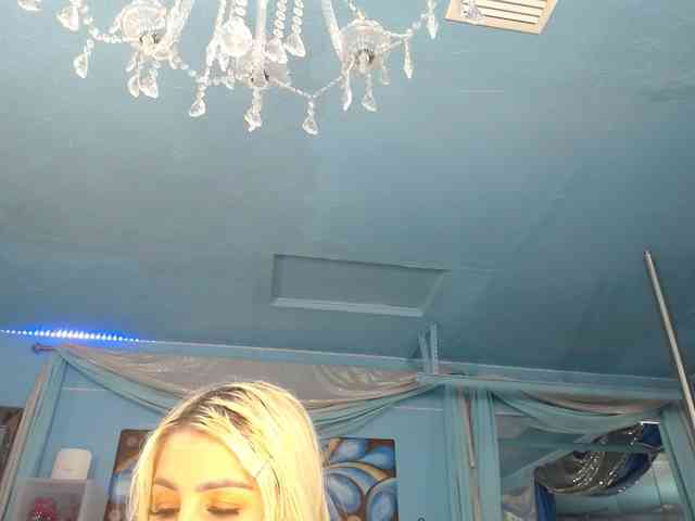 adrianna_fox