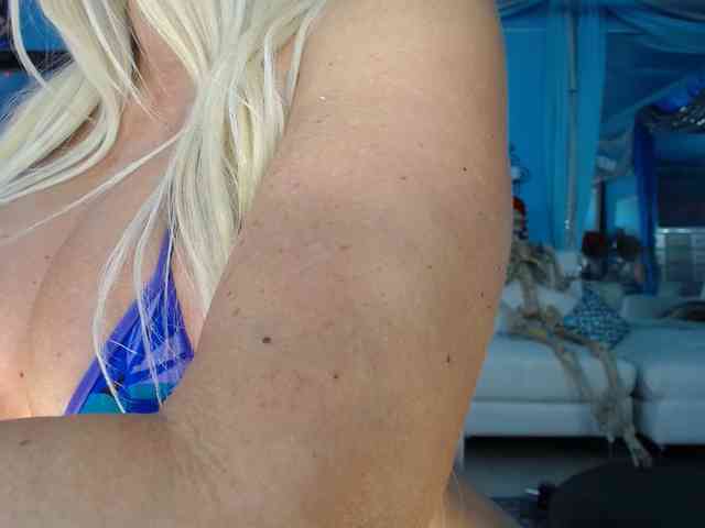 adrianna_fox adrianna_fox