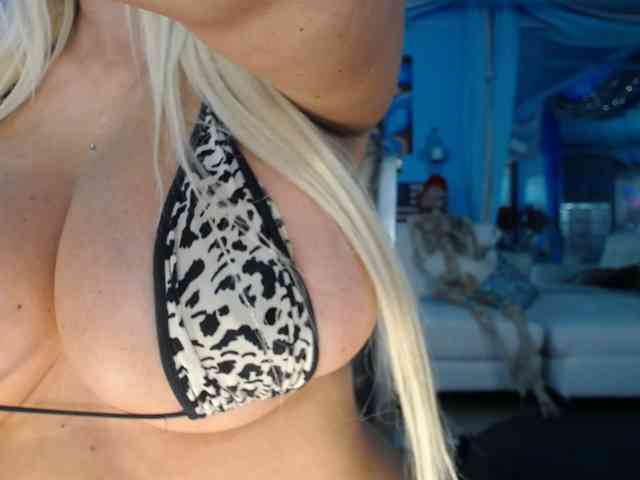 adrianna_fox webcam