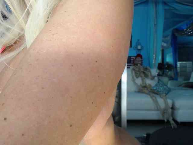 adrianna_fox webcam