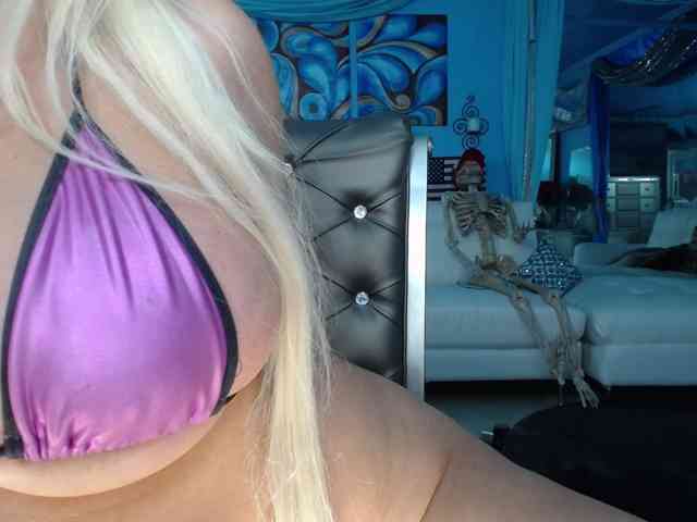 adrianna_fox webcam