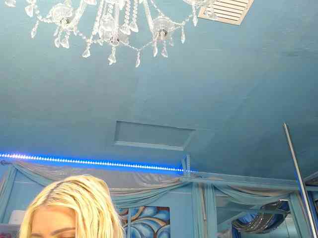 adrianna_fox adrianna_fox
