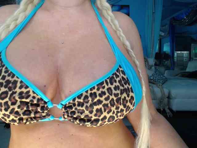 adrianna_fox